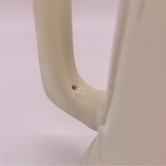 Vintage white ceramic Harvard University beer mug featuring the Harvard crest - Picture 4 of 8